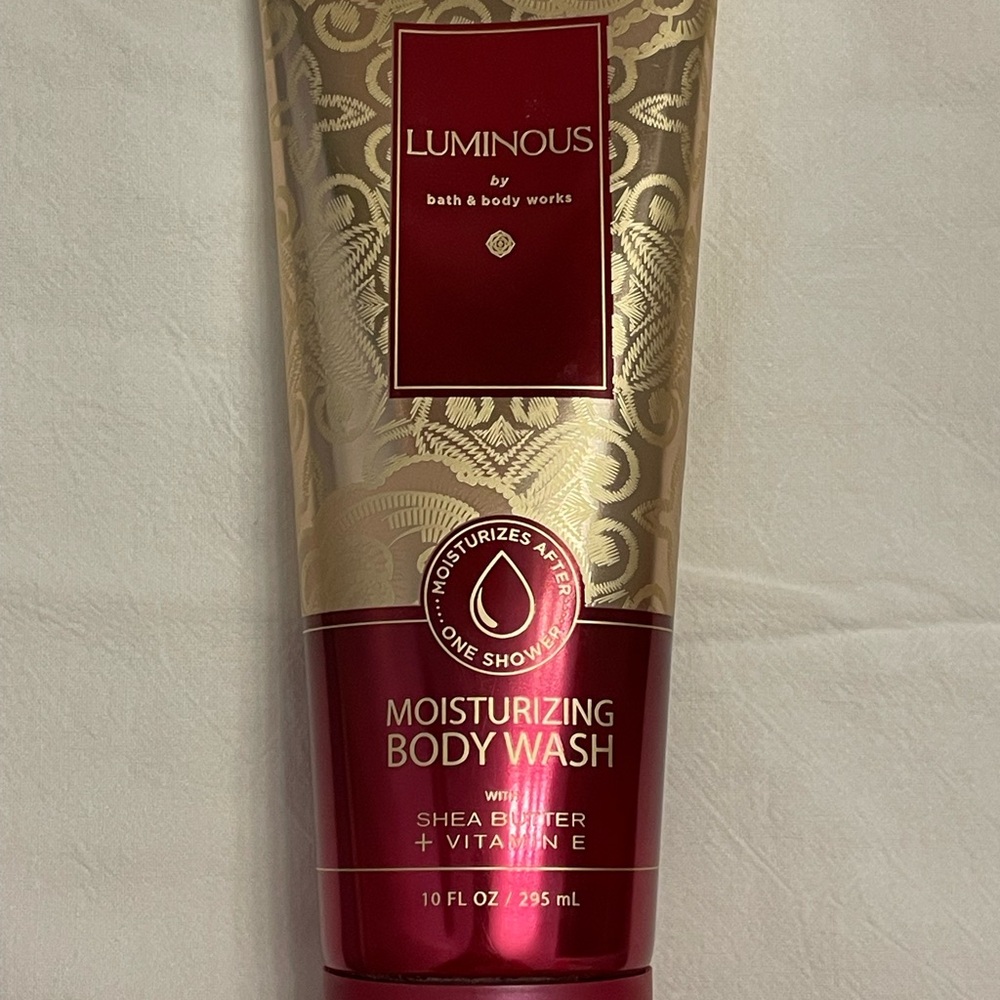 BATH & BODY WORKS LUMINOUS BODY WASH